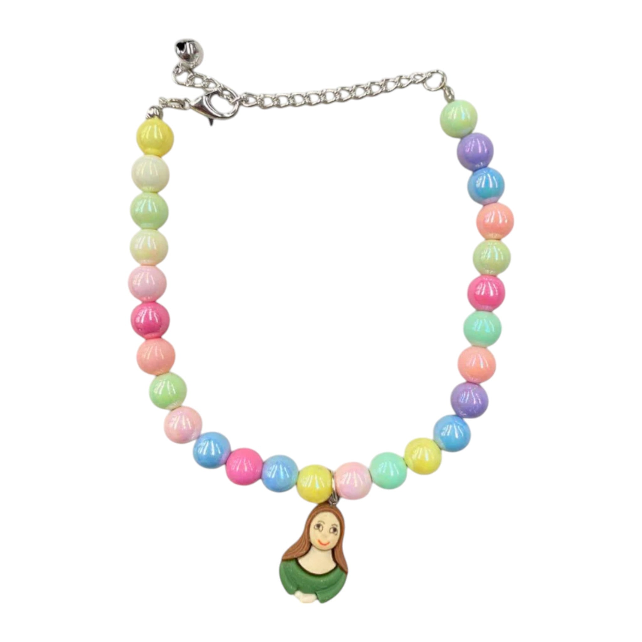 Collar de perlas de colores con dijes Collar de perlas de colores con dijes