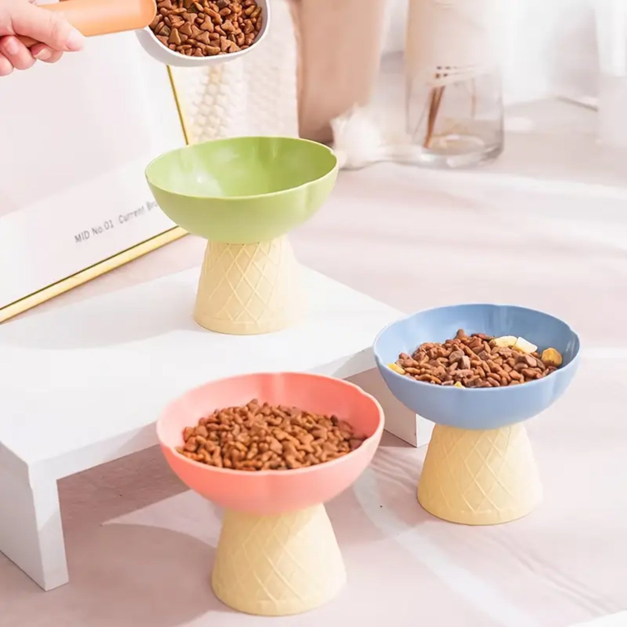 Tazón elevado en forma de helado Tazón elevado en forma de helado