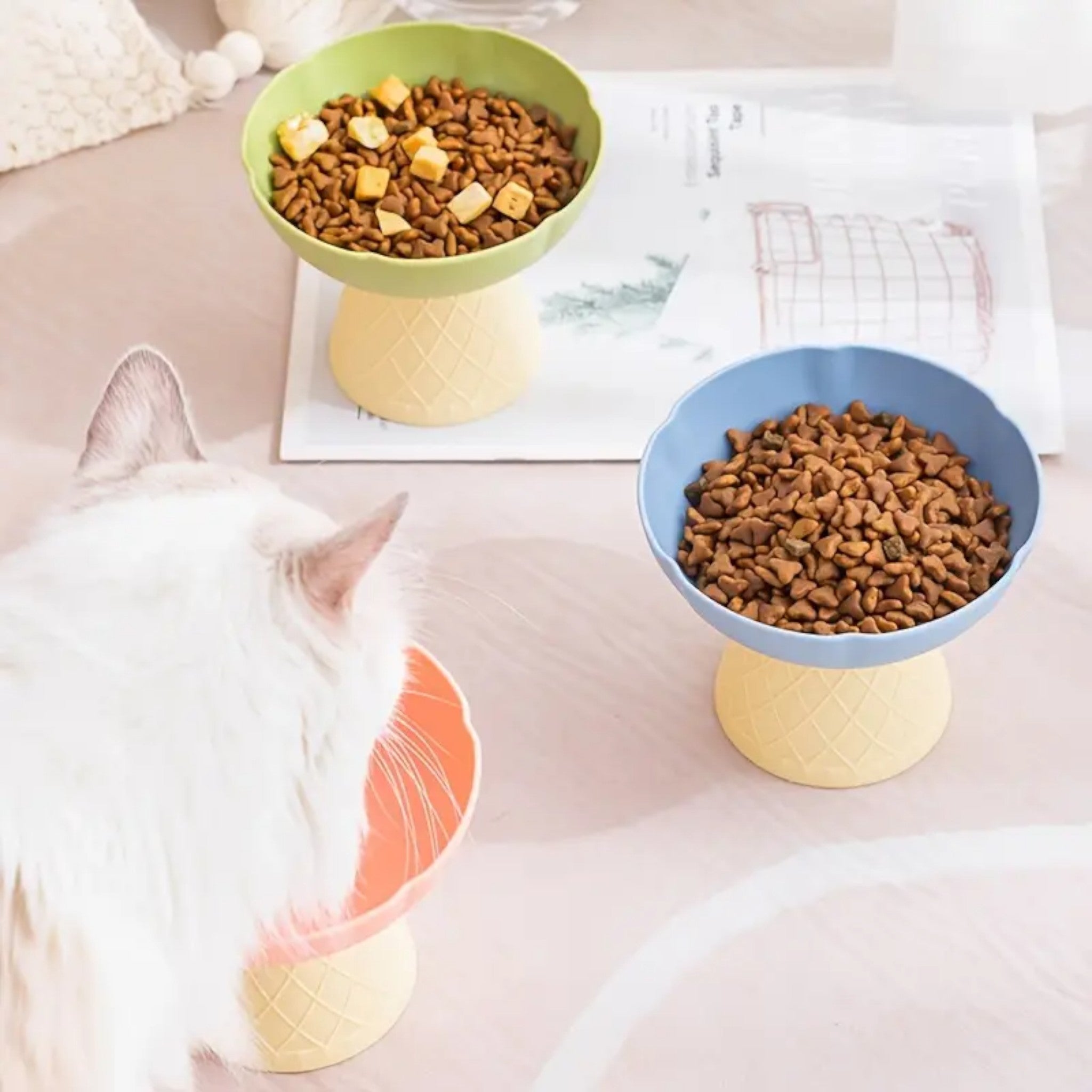 Tazón elevado en forma de helado Tazón elevado en forma de helado