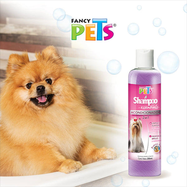 Perro en bañera junto al shampoo 2 en 1 Fancy Pets, ideal para dejar el pelaje suave y brillante