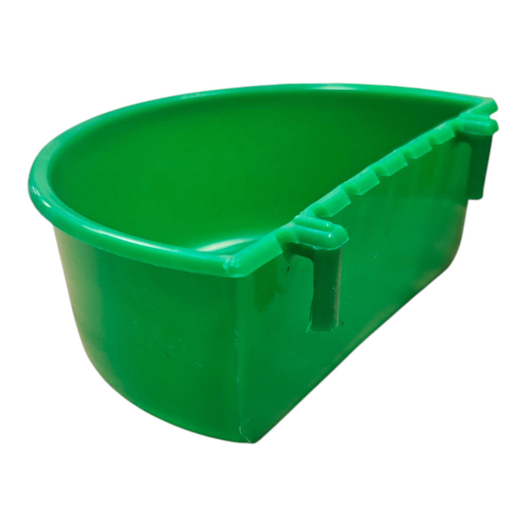 Vista lateral del comedero color verde donde se aprecian los detalles