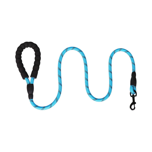Correa de piola azul con mango acolchado, gancho giratorio y cuerda reflejante.