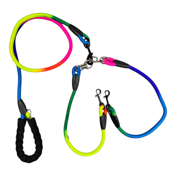 Vista completa de la correa doble arcoíris con mango acolchado y dos extensiones coloridas