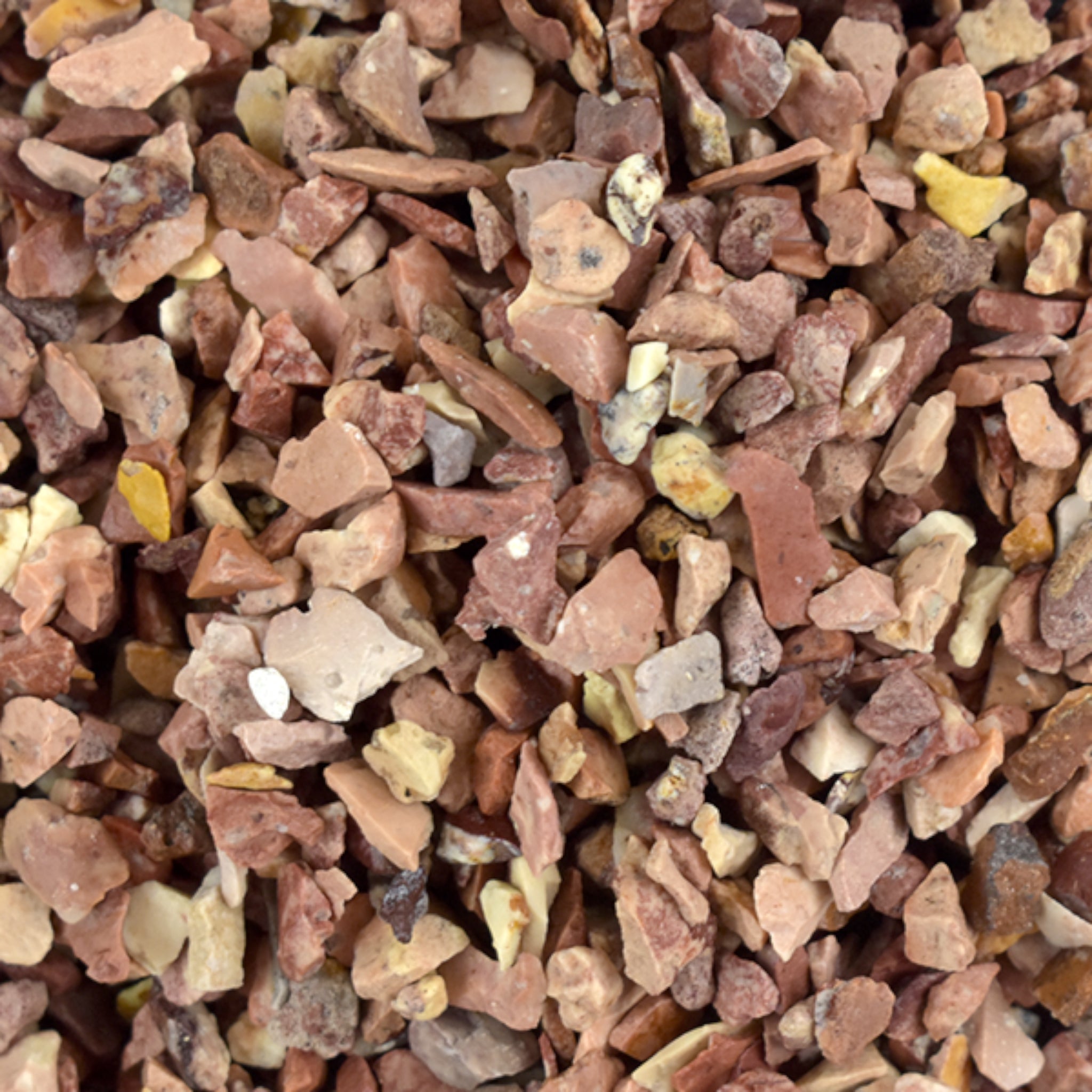 Grava natural clara para acuario con textura irregular, perfecta para fondos decorativos y acuarios plantados