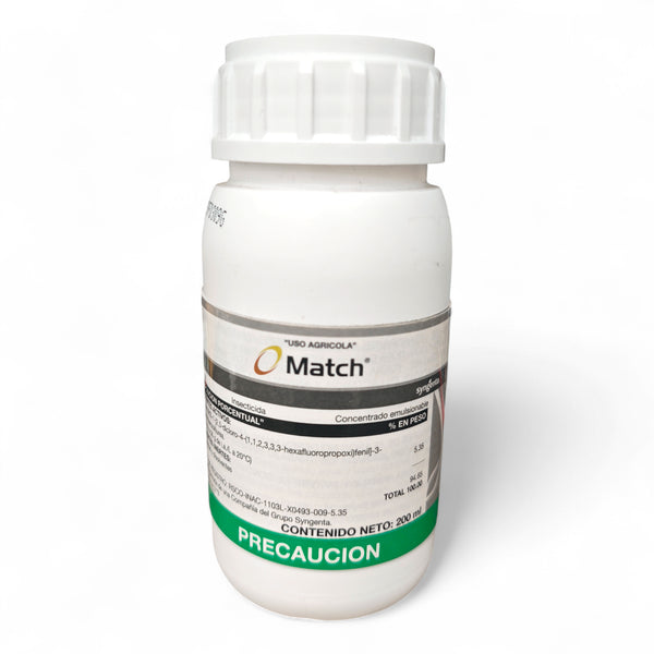 Envase de Match insecticida agrícola con Lufenuron, inhibidor de la muda para control del gusano cogollero en cultivos de maíz y sorgo.
