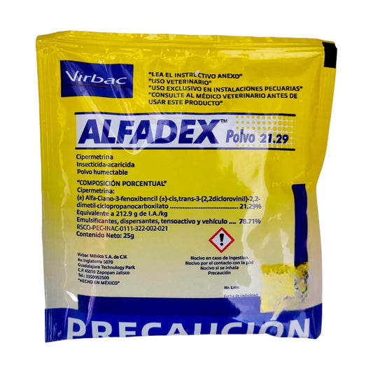 Sobre de Alfadex polvo insecticida-acaricida con cipermetrina, ideal para eliminar pulgas, garrapatas y piojos en animales e instalaciones pecuarias.