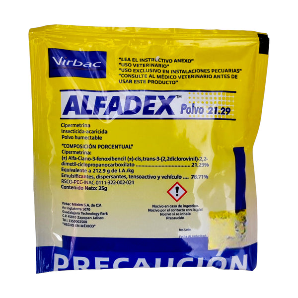 Sobre de Alfadex polvo insecticida-acaricida con cipermetrina, ideal para eliminar pulgas, garrapatas y piojos en animales e instalaciones pecuarias.