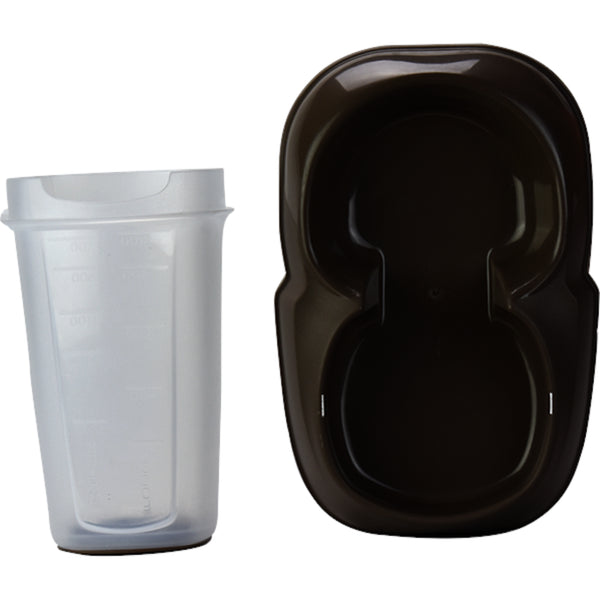 Vista de las piezas del dispensador MPS: base antiderrapante, envase graduado y tapa superior para un rellenado higiénico y sencillo.