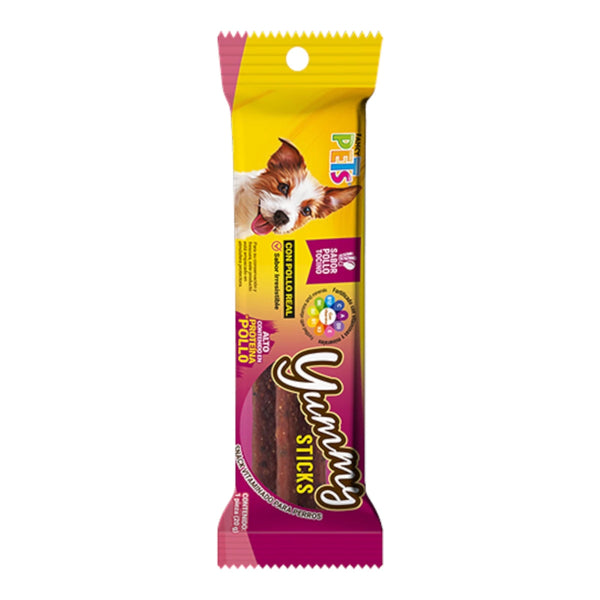 Empaque individual de Yummy Sticks sabor pollo con tocino, premio fortificado con vitaminas y minerales para la salud dental del perro.